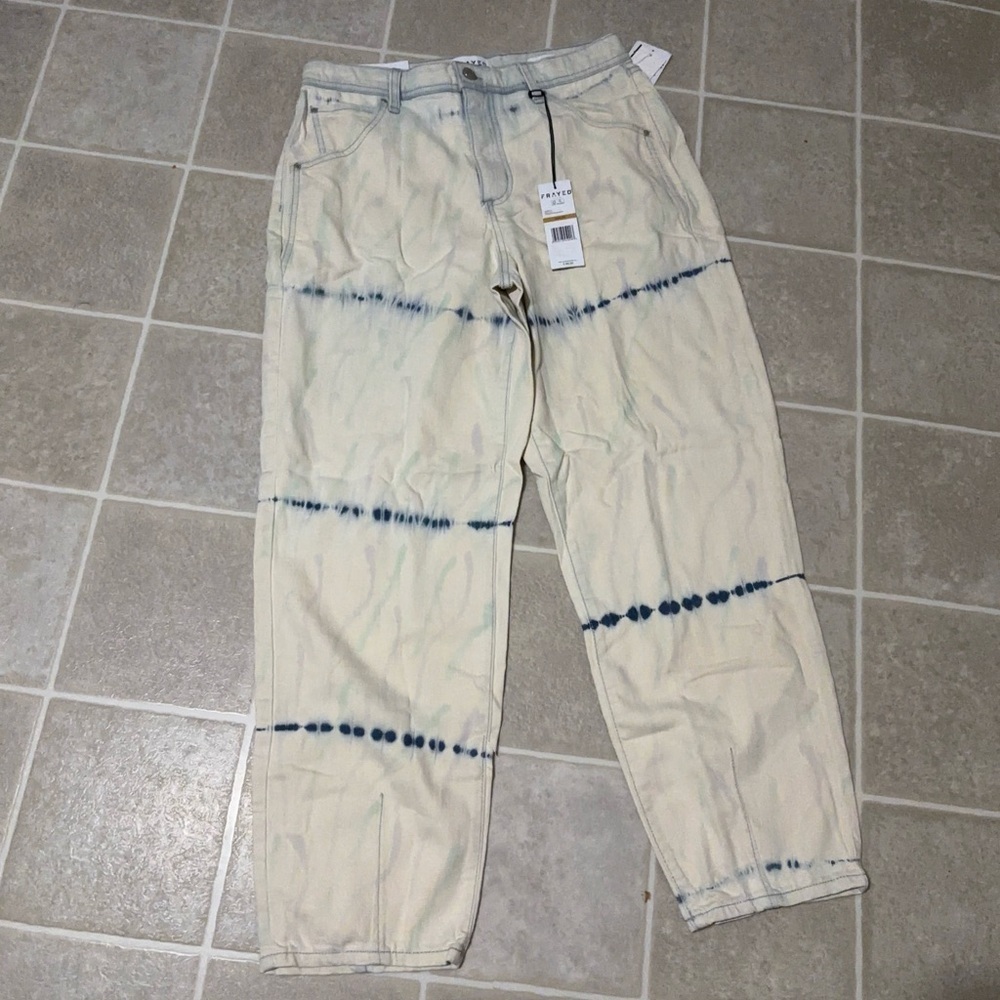 Stylish Cream and Blue Straight Leg Jeans - Picture 4 of 6